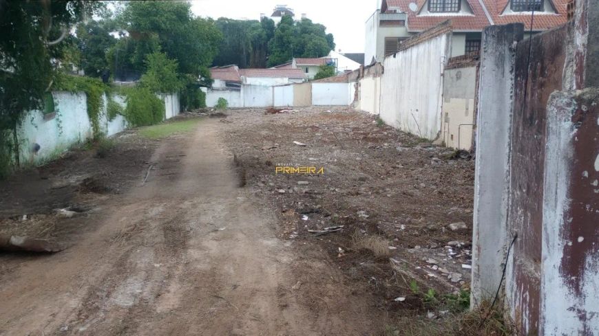 Terreno de 770m² à venda no Portão