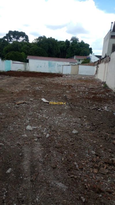 Terreno de 770m² à venda no Portão