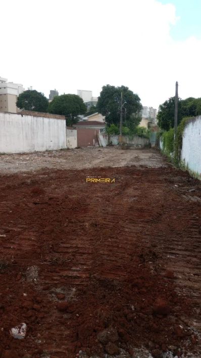 Terreno de 770m² à venda no Portão