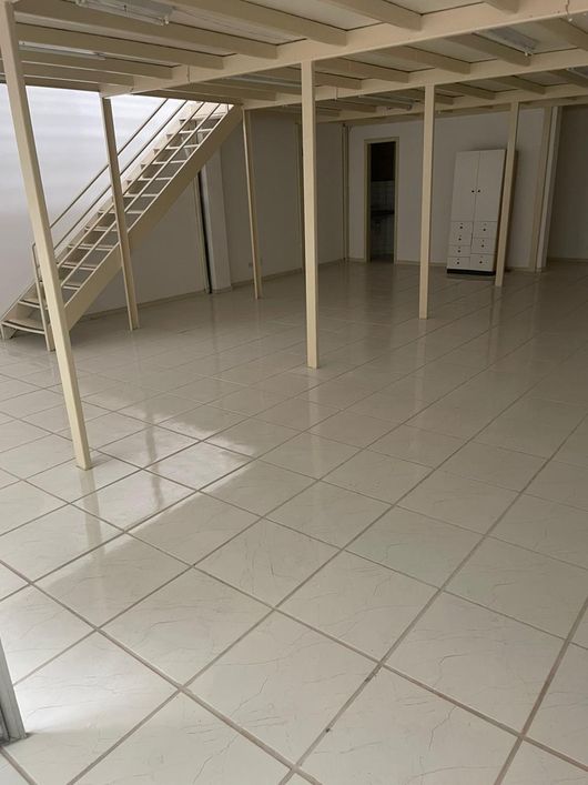 Galeria para venda tem 91 metros quadrados em Centro - Curitiba - PR