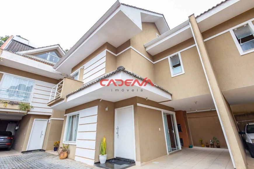 Casa triplex com 3 quartos e 2 vagas à venda no Barreirinha