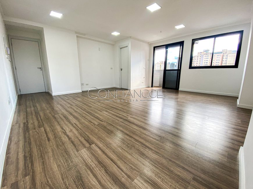 Sala comercial à venda no Centro de Curitiba/PR | Confiancce Imóveis