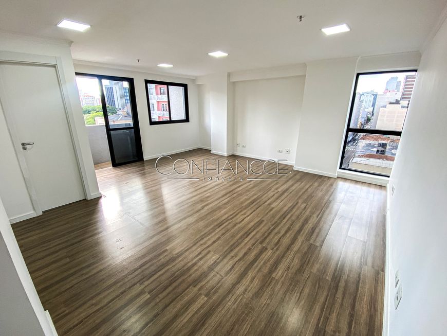Sala comercial à venda no Centro de Curitiba/PR | Confiancce Imóveis