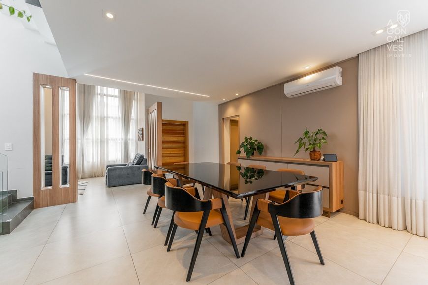 Casa em condomínio, 05 suítes, 05 vagas, churrasqueira à carvão, Cascatinha, Curitiba