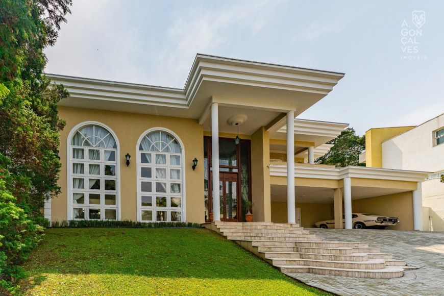 Casa em Condomínio, 04 Suítes, 08 Vagas, Piscina, Santa Felicidade, Curitiba.