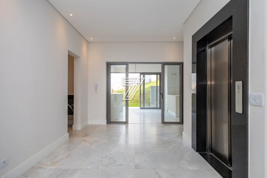 Casa em Condominio a venda possui 321m2 privativos com 4 quartos em Santo Inácio - Curitiba - PR