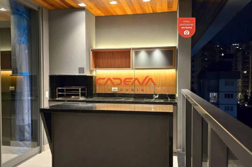 Apartamento com 3 suítes e 2 vagas para aluguel no Batel