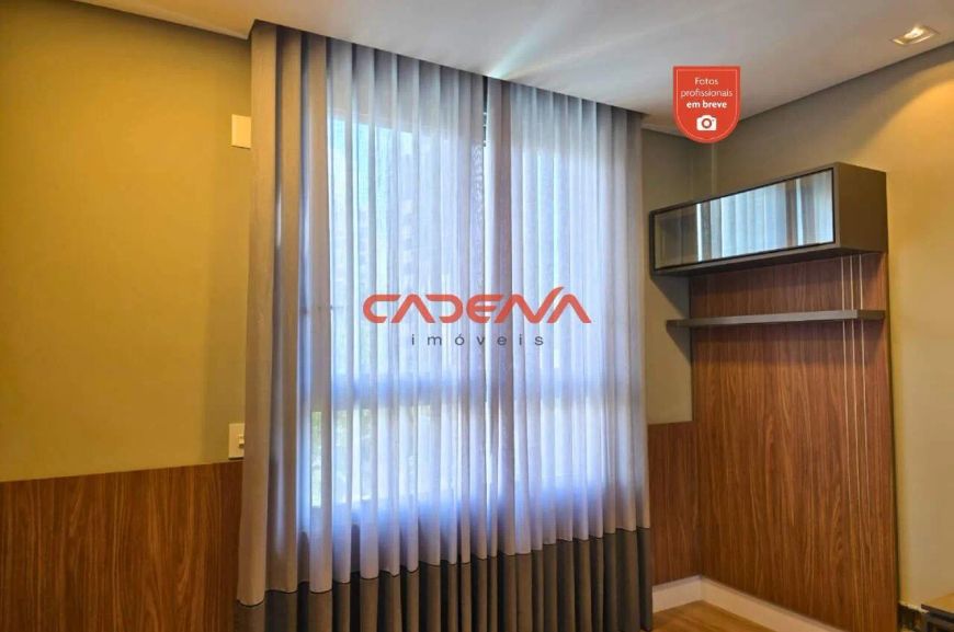 Apartamento com 3 suítes e 2 vagas para aluguel no Batel