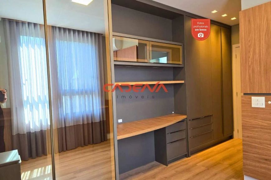 Apartamento com 3 suítes e 2 vagas para aluguel no Batel