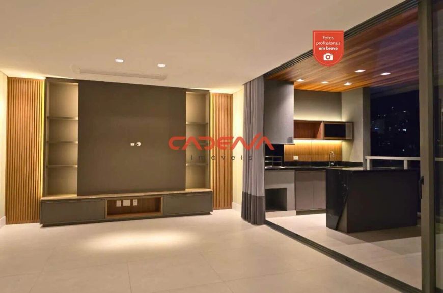 Apartamento com 3 suítes e 2 vagas para aluguel no Batel