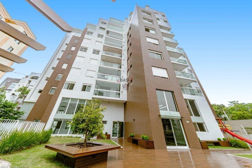 Apartamento no Bigorrilho, 3 dormitórios, 1 suíte e vagas livres