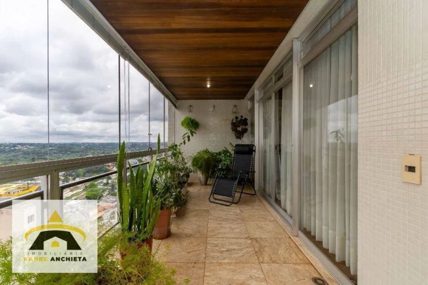 4 dormitórios à venda, 282 m², andar alto, um por andar, no Bigorrilho - Curitiba/PR