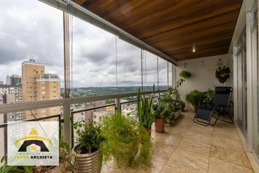 4 dormitórios à venda, 282 m², andar alto, um por andar, no Bigorrilho - Curitiba/PR