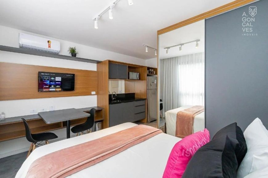 Studio Mobiliado, 01 Vaga, Água Verde, Curitiba