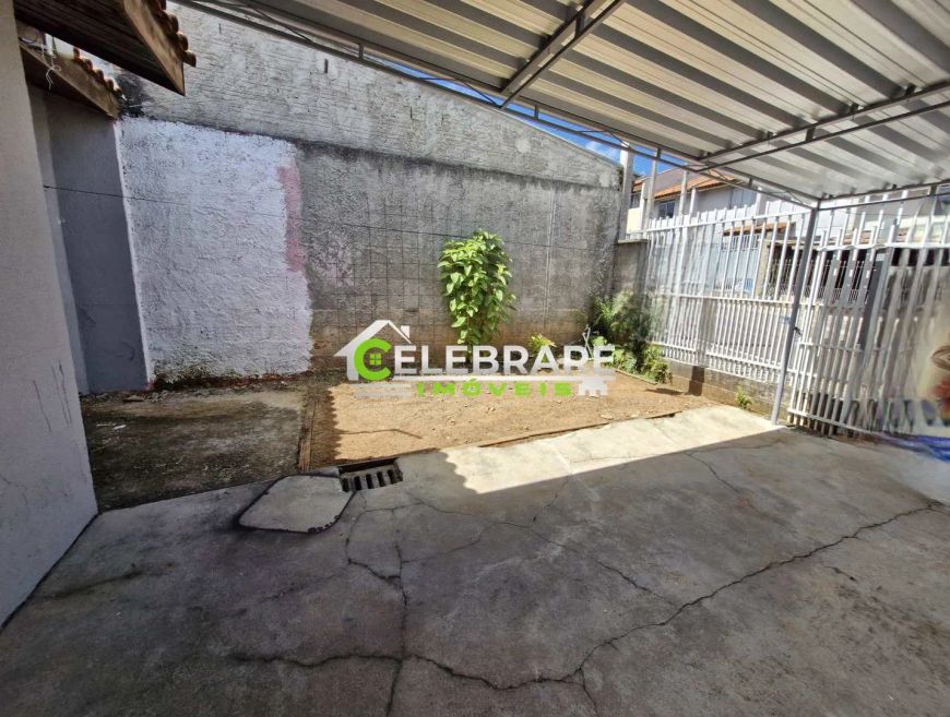 ÓTIMA CASA DE COND. NO STA CÂNDIDA! 02 QTOS,GARAGEM COBERTA