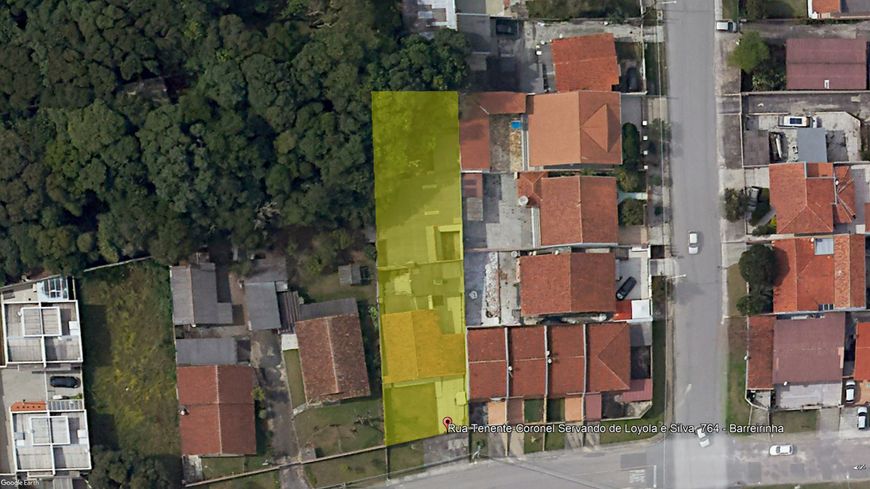 TERRENO NA PARTE ALTA DO BARREIRINHA, ÓTIMO PARA CONSTITUIR SOBRADOS.