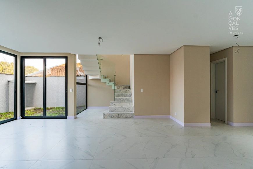 Casa em Condomínio, 03 Quartos, 04 Vagas, Santa Felicidade, Curitiba.