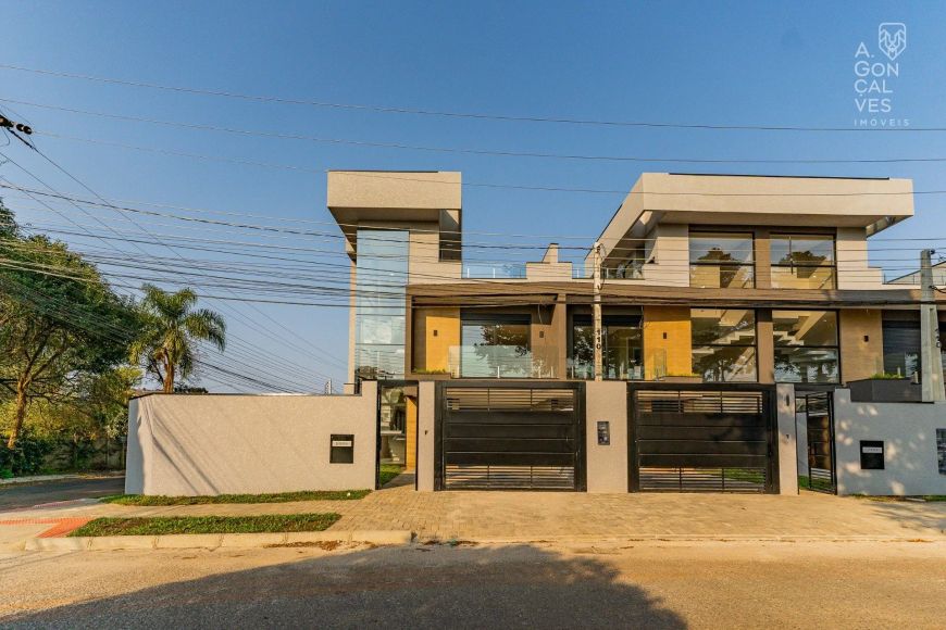 Casa em Condomínio, 03 Quartos, 04 Vagas, Santa Felicidade, Curitiba.