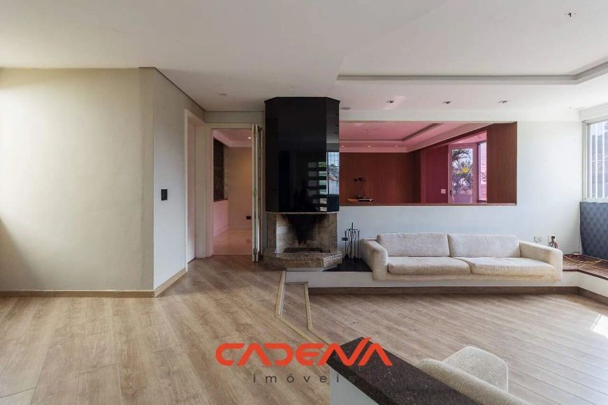Casa com 3 quartos e 2 vagas para aluguel no Ahu