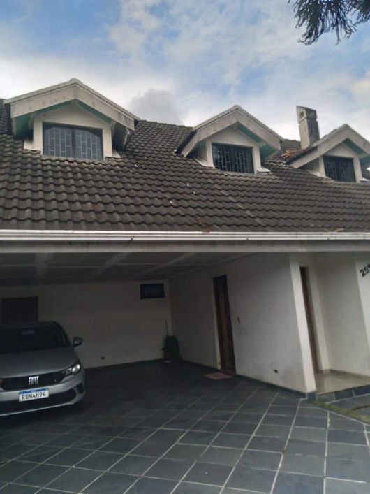 Excelente Sobrado com 297m2 5 dorm (2suites) no Guaíra - Curitiba - PR