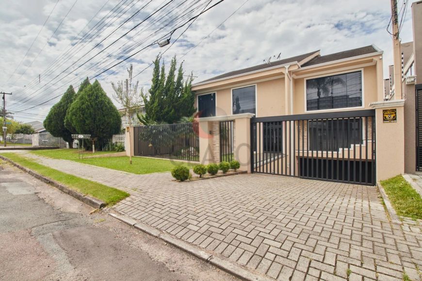 VENDE CASA 4 QUARTOS - (300,00 M² AVERBADOS + ÁREA NÃO AVERBADA) - JARDIM DAS AMÉRICAS.