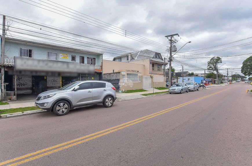 Sobrado para venda com 3 quartos em Xaxim - Curitiba - PR