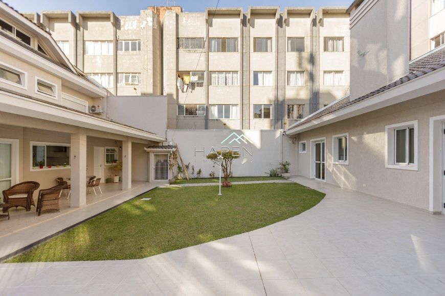 Casa à venda no Ahú!