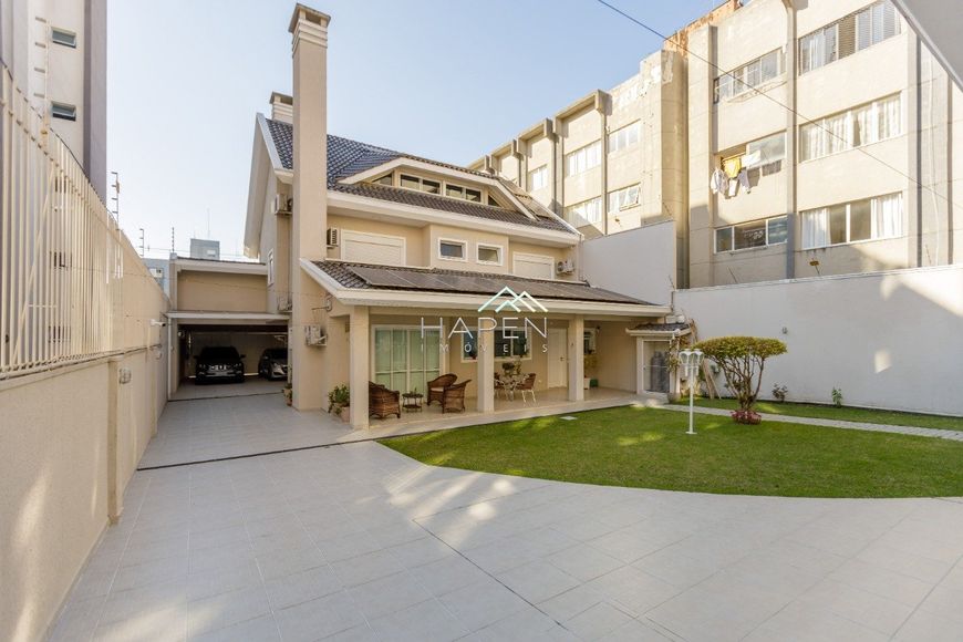 Casa à venda no Ahú!