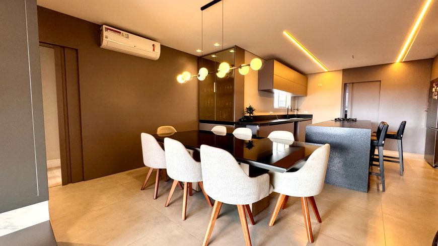 Belíssimo Apartamento com 3 suítes no Ahú!