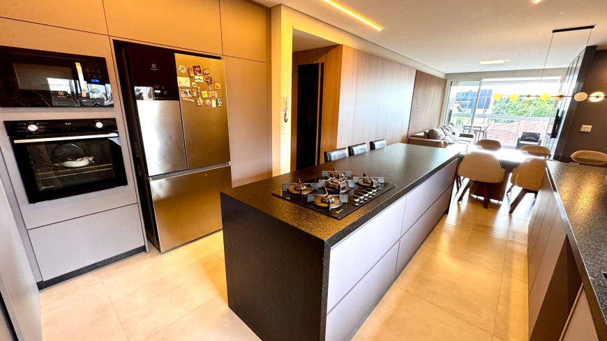 Belíssimo Apartamento com 3 suítes no Ahú!
