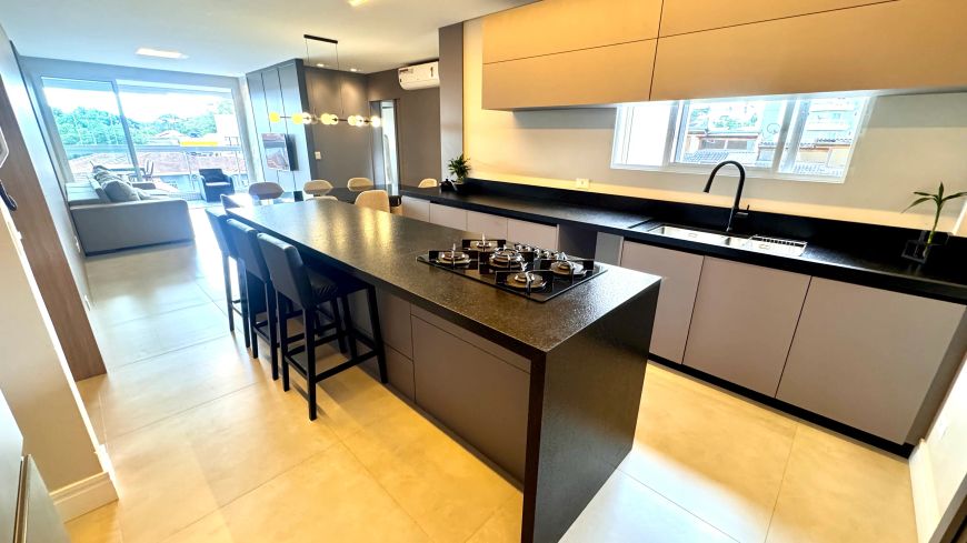 Belíssimo Apartamento com 3 suítes no Ahú!