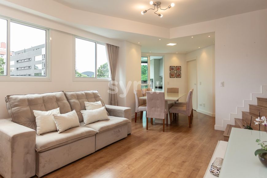 Apartamento duplex próximo ao MON- 2 VAGAS LIVRES