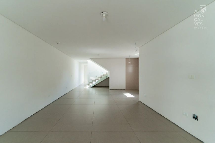 Casa em Condomínio, 03 Suítes, 02 Vagas, Terraço, Bacacheri, Curitiba.