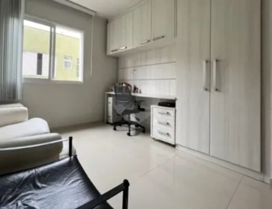 Oportunidade possui 72 m² com 2 quartos no bairro Água Verde - Curitiba - PR