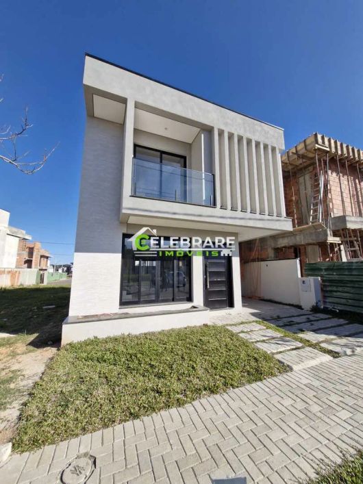 MARAVILHOSO SOBRADO EM CONDOMÍNIO, 03 SUÍTES, 02 SACADAS.