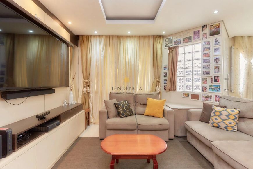 Sobrado com 3 dormitórios à venda, 165 m por R 870.000,00 - Xaxim - Curitiba PR