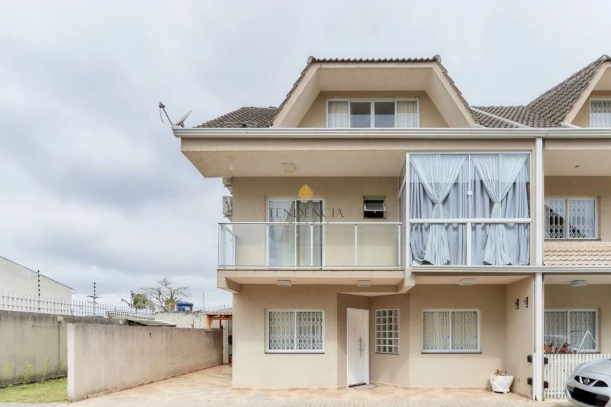 Sobrado com 3 dormitórios à venda, 165 m por R 870.000,00 - Xaxim - Curitiba PR