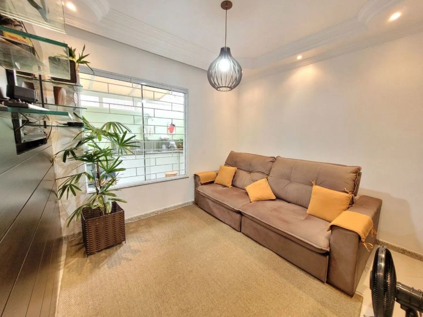 Sobrado com 3 dormitórios à venda, 111 m por R 799.000,00 - Novo Mundo - Curitiba PR