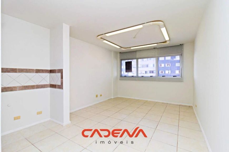 Sala comercial para aluguel no Centro de Curitiba