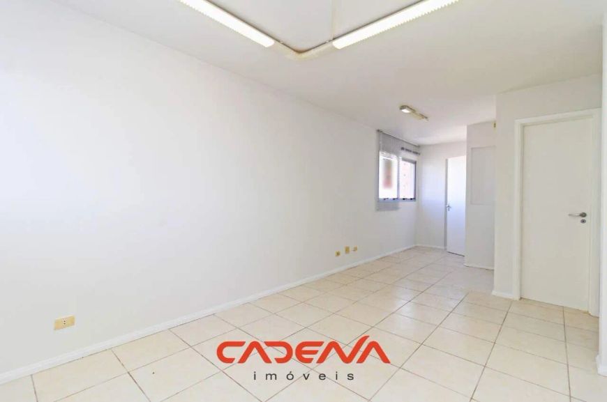 Sala comercial para aluguel no Centro de Curitiba