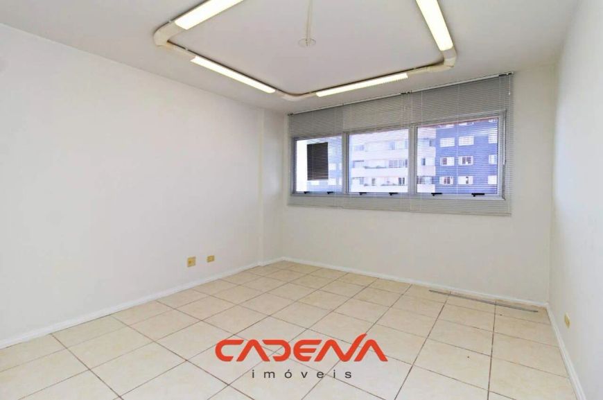 Sala comercial para aluguel no Centro de Curitiba