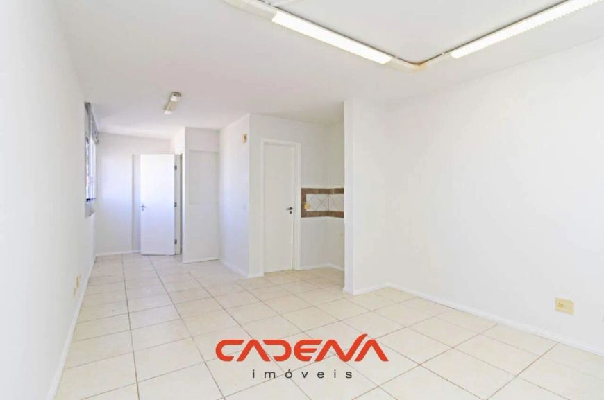 Sala comercial para aluguel no Centro de Curitiba