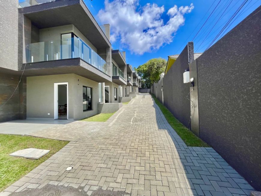 Sobrado com 3 quartos à venda por R$ 699000.00, 115.00 m2 - BOQUEIRAO - CURITIBA/PR