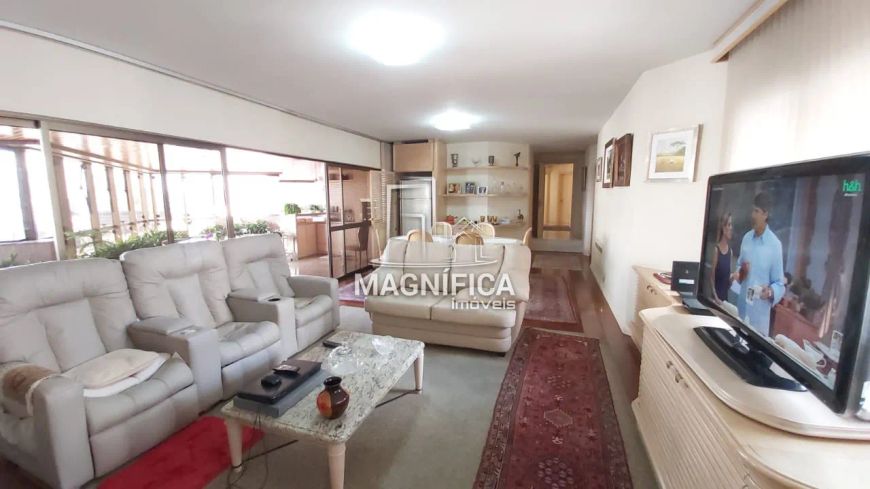 Excelente apartamento, em um dos endereços mais tradicionais de Curitiba, a Avenida Visconde de Guar