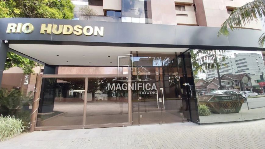 Excelente apartamento, em um dos endereços mais tradicionais de Curitiba, a Avenida Visconde de Guar