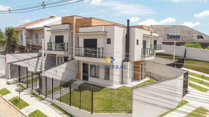 Sobrado com 3 dormitórios à venda, 103 m² por R$ 680.000,00 - Atuba - Curitiba/PR