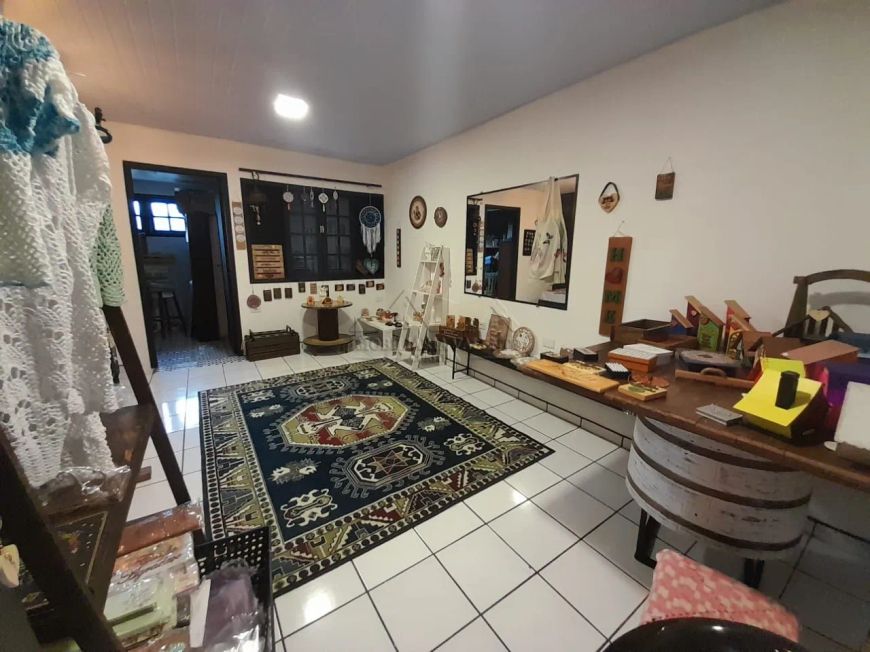 Sobrado Com 5 quartos, 2 suite, sala, 3 banheiros, 2 vagas de garagem