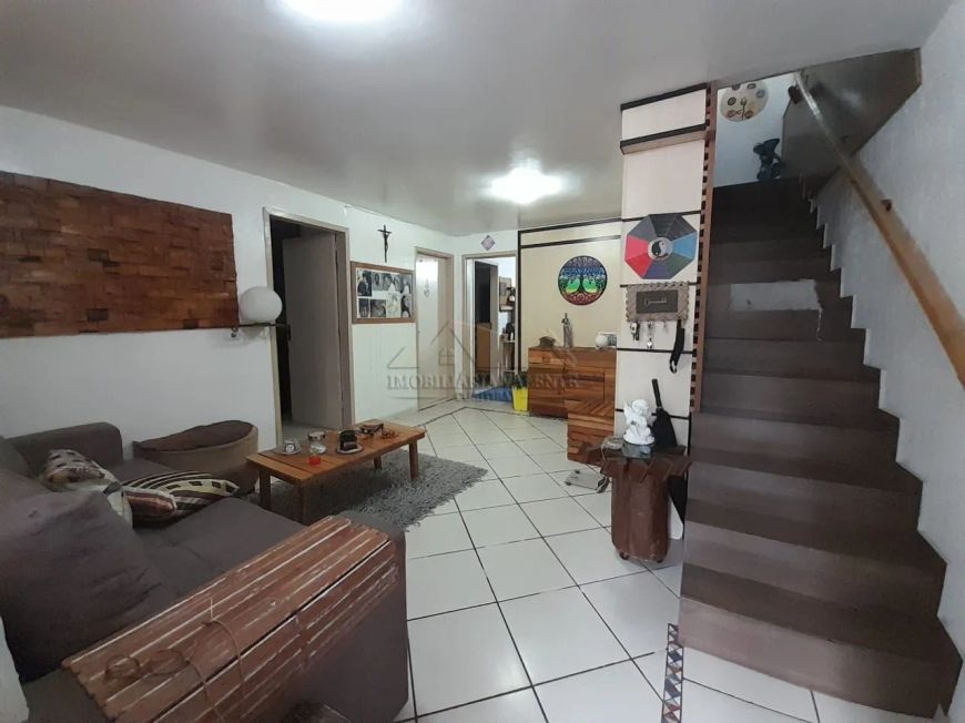 Sobrado Com 5 quartos, 2 suite, sala, 3 banheiros, 2 vagas de garagem
