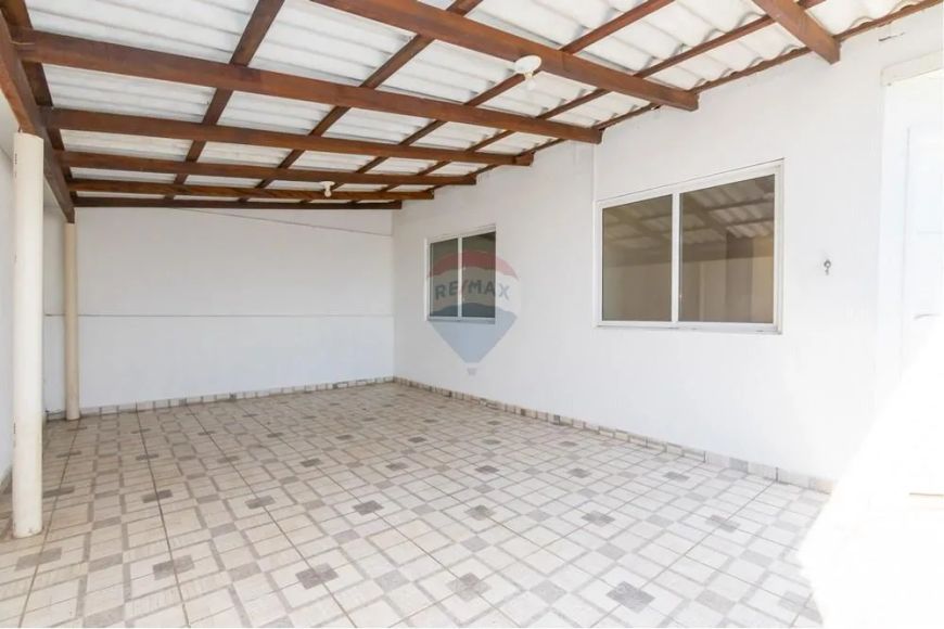 Casa térrea em Condomínio fechado de 58m² com 2 quartos, 1 uma suíte no Bairro Alto.
