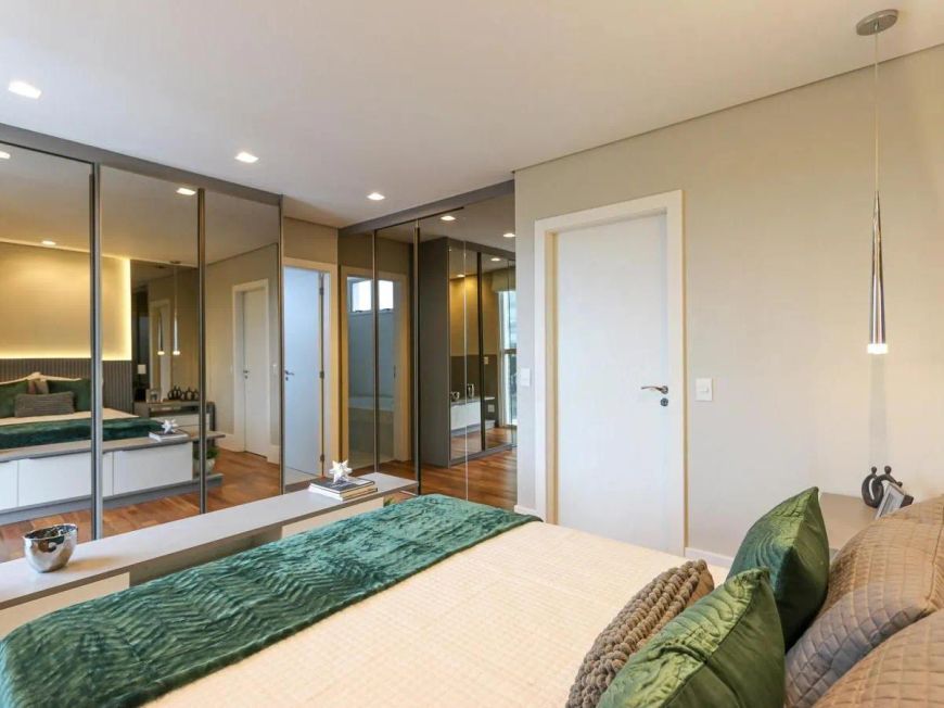 Apartamento no Cabral 3 suítes. Novo.